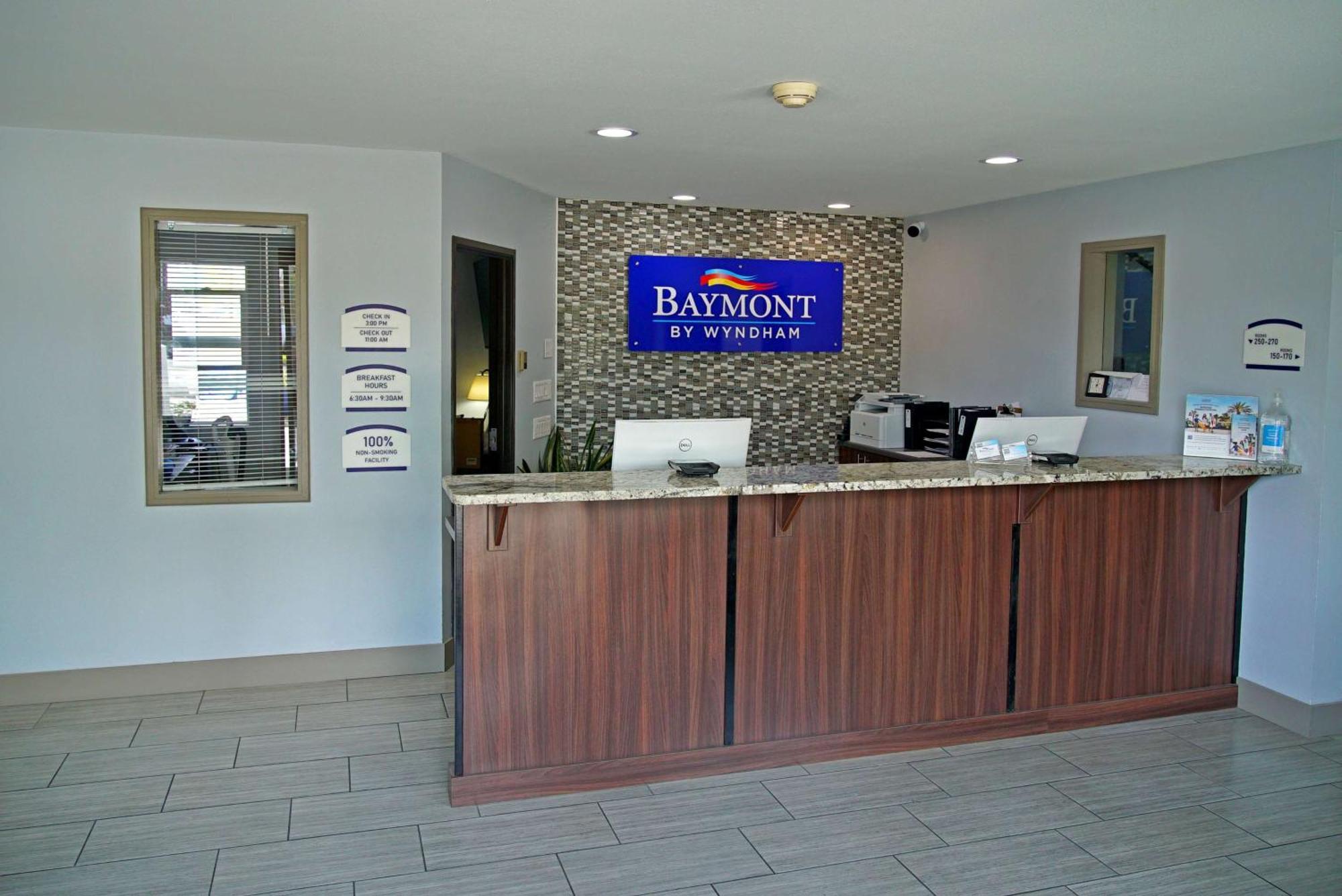 Baymont By Wyndham Monte Vista Hotell Exteriör bild